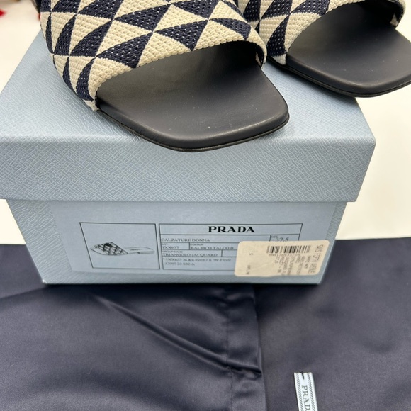 Women’s Prada triangle logo geometric slide sandals size 37.5 made in Italy - Picture 3 of 10